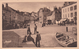 56 BELLE ILE EN MER   LE PALAIS.   Place De La République Et Avenue Carnot.  TB PLAN  1935- 40.  RARE - Belle Ile En Mer