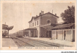 CAR-AAEP8-84-0823 - SORGUES - Quai De La Gare - L'arrivée De La Micheline  - Sorgues