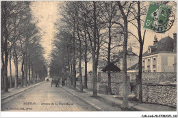 CAR-AAGP8-78-0748 - HOUDAN - Avenue De La République  - Houdan