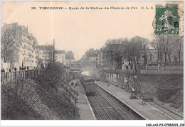CAR-AAIP11-94-1045 - VINCENNES - Quais De La Station Du Chemin De Fer - Train - Vincennes