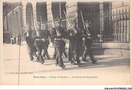 CAR-AAHP9-75-0787 - PARIS-VECU - Palais De Justice - La Relève Des Sentinelles - Other & Unclassified