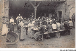 CAR-AAHP8-71-0703 - LES VENDANGES - Le Repas Des Vendanges - Carte Pliee, Vendue En L'etat - Sonstige & Ohne Zuordnung