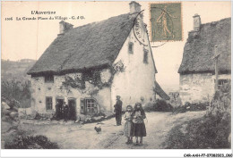 CAR-AAHP7-63-0600 - AUVERGNE - La Grande Place Du Village - Auvergne Types D'Auvergne