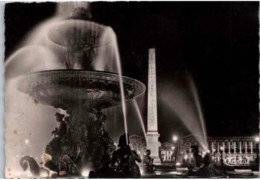 PARIS. -  Place De La Concorde Les Illuminations En Noir Et Blanc.     Non Circulée. - Plazas