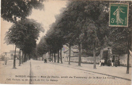 MO 5-(93) BONDY - RUE DE PARIS - ARRET DU TRAMWAY DE LA RUE DE LA CROIX  - 2 SCANS - Bondy