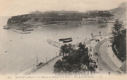 MO 14- MONTE CARLO - LE ROCHER DE MONACO ET LE PORT - VUE PRISE DU CASINO - 2 SCANS - Monte-Carlo