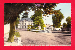 F-79-Melle-11A55  La Mairie Et Le Monument Aux Morts, BE - Melle