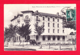 F-86-La Roche Posay-40A55  Les Eaux Minérales De La Roche Posay, Le Grand Hôtel, Cpa  - La Roche Posay