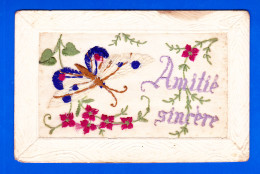 Brodee-235A55  AMITIE SINCERE, Un Papillon, Fleurs - Brodées