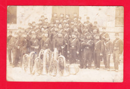 Milit-520A55  Carte Photo, Un Groupe De Militaires, Instruments De Musique, Cuivres Et Tambour, Cpa  - Sonstige & Ohne Zuordnung