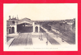 F-18-Vierzon-52Ph124  Vue Intérieure De La Gare, Prise Du Pont, Le Train En Gare, Cpa Précurseur - Vierzon