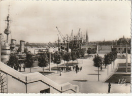 NE 4-(33) BORDEAUX - LES NOUVELLES TERRASSES ET LE PONT DE PIERRE - 2 SCANS  - Bordeaux