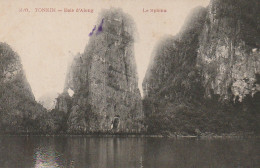 NE 12-  VIET NAM - TONKIN - BAIE D' ALONG - LE SPHINX - 2 SCANS - Vietnam