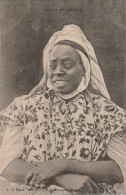 NE 16- BELLE NEGRESSE - PORTRAIT DE FEMME - 2 SCANS  - Afrique