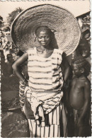 NE 16- FEMME AFRICAINE - ENFANTS - 2 SCANS - África