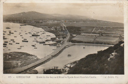 NE 19 - GIBRALTAR - BOATS IN THE BAY AND ROAD TO SPAIN FROM MOORISH CASTLE  - 2 SCANS - Gibilterra