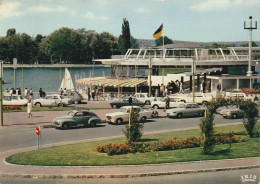 OP 5-(03) VICHY - LA ROTONDE DU YACHT CLUB - AUTOMOBILES : DS , 2 CV , ARONDE , 403 , PANHARD - CARTE COULEURS - 2 SCANS - Vichy