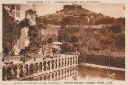 OP 6-(04) FORCALQUIER - HOSTELLERIE DU CASTEL DE LA LOUETTE - LE BASSIN ET LA TERRASSE - 2 SCANS - Forcalquier