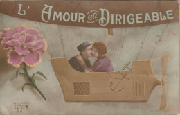 OP 25- " L' AMOUR EN DIRIGEABLE " - COUPLE D' AMOUREUX DANS NACELLE - 2 SCANS - Characters