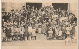 OP 26 -(65) CARTE PHOTO SOUVENIR DE BAGNERES DE BIGORRE , 23 JUILLET 1923 - RASSEMBLEMENT D' ENFANTS - PHOTO LAULHERE -  - Photographie