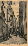 PE 1-(13) MARSEILLE - UNE RUE DU VIEUX MARSEILLE - ANIMATION - 2 SCANS - Unclassified