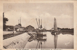 PE 9-(17) ILE D' OLERON - BOYARVILLE - EMBARQUEMENT DU " PIERRE LOTI " - 2 SCANS - Ile D'Oléron