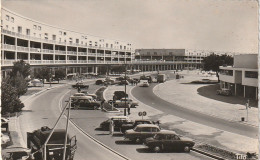 PE 10-(17) ROYAN - LE FRONT DE MER DEVANT LE CASINO -  FOURGON RENAULT , ETS PERGAY , BOIS ET CHARBON - 2 SCANS - Royan