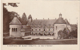 PE 21-(21) CHATEAU DE BUSSY RABUTIN - LA COUR D' HONNEUR  - 2 SCANS - Sonstige & Ohne Zuordnung