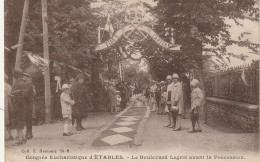 PE 22 -(22) CONGRES EUCHARISTIQUE D' ETABLES - LE BOULEVARD LEGRIS AVANT LA PROCESSION - 2 SCANS - Etables-sur-Mer