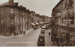 OP Nw34- NEWTON ABBOT ( ENGLAND ) - QUEEN STREET - CARS - 2 SCANS - Sonstige & Ohne Zuordnung