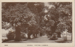 OP Nw34- LONDON ( ENGLAND ) - AVENUE  - TOOTING COMMON - 2 SCANS - Londen - Buitenwijken