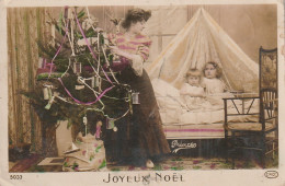 OP Nw37- " JOYEUX NOEL " - COUPLE D' ENFANTS DANS LIT ET SAPIN DECORE - Sonstige & Ohne Zuordnung