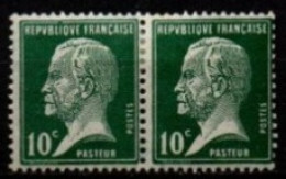 FRANCE    -   1923 .   Y&T N° 174 * En Paire.  Point Vert Sur Le Cadre 1er Timbre - Unused Stamps