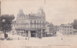 OP 46-(24) BERGERAC - PLACE DU MARCHE - VUE GENERALE - Bergerac