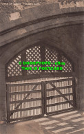 R549798 Tower Of London. Traitor Gate. Tuck. RP. No. 2170 - Sonstige & Ohne Zuordnung