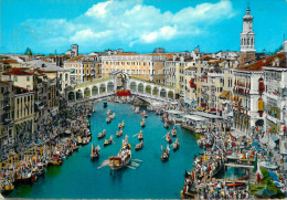 Navigation Sailing Vessels & Boats Themed Postcard Venice Historique Regatta And Rialto Bridge - Sailing Vessels