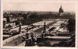 PARIS. -  Pont Alexandre III Et L'esplanade Des Invalides.         Non  Circulée - Puentes