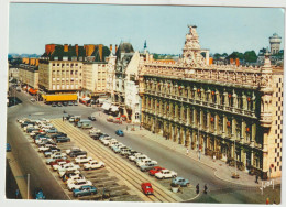 Nord: VALENCIENNES : Place D ' Armes , Hotel De  Ville , Voitures - Valenciennes