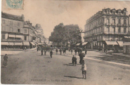 QU 1-(24) PERIGUEUX - LA PLACE DAUMESNIL - COMMERCES  - ANIMATION -  2 SCANS - Périgueux