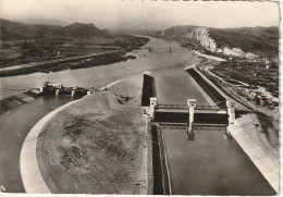 QU 6-(26) AMENAGEMENT DU RHONE - CHUTE DE DONZERE MONDRAGON - LES BARRAGES D' ENTREE DU CANAL ET LE DEFILE DE DONZERE - Donzere