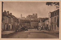 QU 18-(32) AUCH - AVENUE DE LA GARE ET BASILIQUE SAINTE MARIE - 2 SCANS - Auch