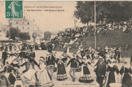 RE 3-(35) RENNES - SOUVENIR DE LA FETE BRETONNE - LES DANSES - LA GAVOTTE - LE GRAND ROND - 2 SCANS - Rennes