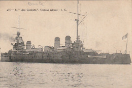 RE 11- MARINE DE GUERRE - LE " LEON GAMBETTA " ,  CROISEUR CUIRASSE - 2 SCANS - Guerra