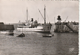 RE 12 -(56) QUIBERON - ENTREE DU " GUEDEL " AU PORT - FERRY - 2 SCANS - Transbordadores