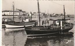 RE 12 -(85) PORT DE CROIX DE VIE - RENTREE DES SARDINIERS - 2 SCANS - Fishing Boats