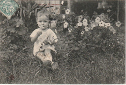 RE 14- AUTRES FRIMOUSSES - PETUNIAS - PORTRAIT DE BEBE AU MILIEU D' UN MASSIF DE FLEURS - 2 SCANS - Abbildungen