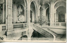 CPA - LIMOGES - HOTEL DE VILLE - INTERIEUR - LE GRAND ESCALIER (BEAU CLICHE) - Limoges