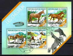 Niger 2014 Chevaux (50) Yvert N° 2359 à 2362 Oblitéré Used - Niger (1960-...)