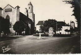 SO 10-(46) MARTEL - PLACE DE LA RODE - L' EGLISE - 2 SCANS - Autres & Non Classés