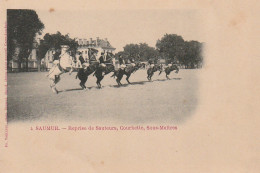 SO 12-(49) SAUMUR - REPRISE DE SAUTEURS , COURBETTE , SOUS MAITRES - 2 SCANS - Saumur